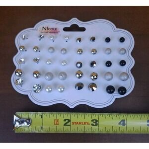 Nicole Purest Essence 20 Pairs Graduated Size Stud Fashion Earrings Silver Black